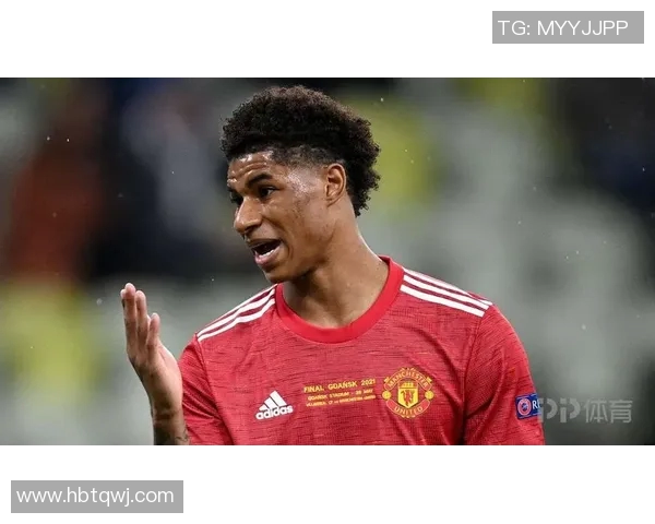 长发卷毛黑人足球明星的辉煌历程与场上风采解析